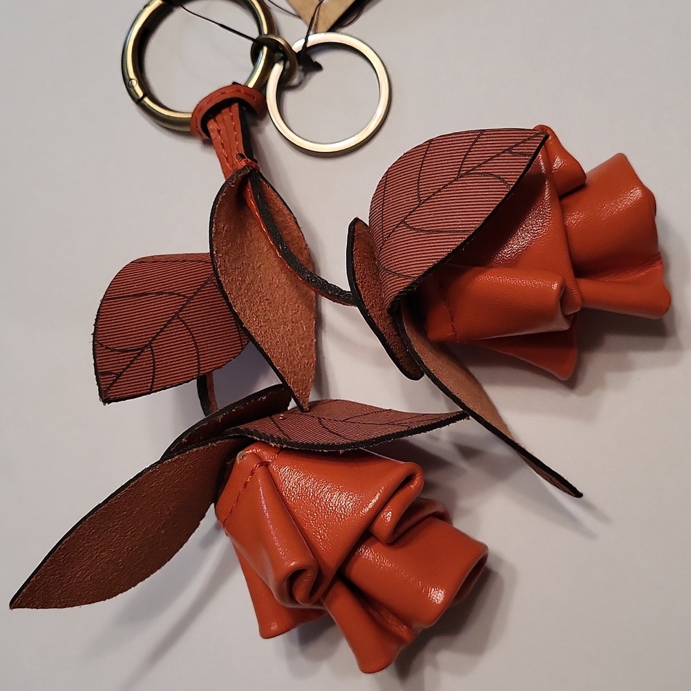 Patricia Nash Laced Rose Apricot Key Fob - Picture 6 of 9